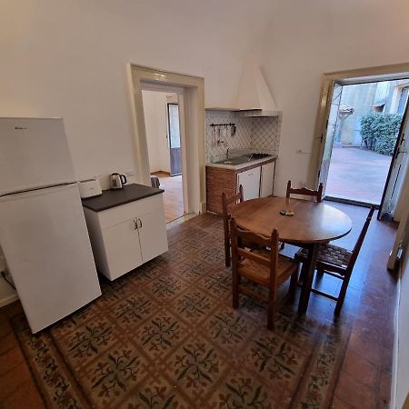 קטאניה Palazzo Mannino Apartments מראה חיצוני תמונה