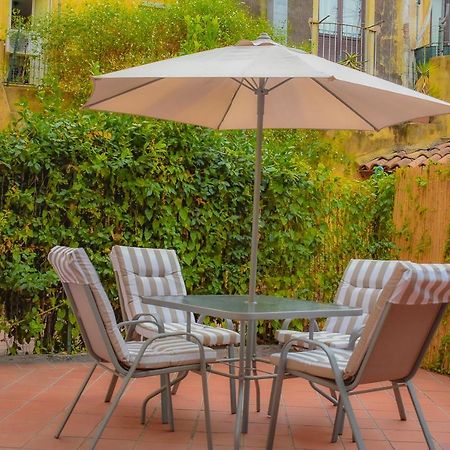 קטאניה Palazzo Mannino Apartments מראה חיצוני תמונה