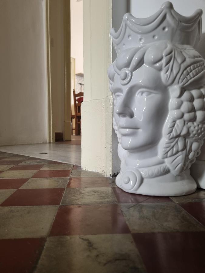 קטאניה Palazzo Mannino Apartments מראה חיצוני תמונה