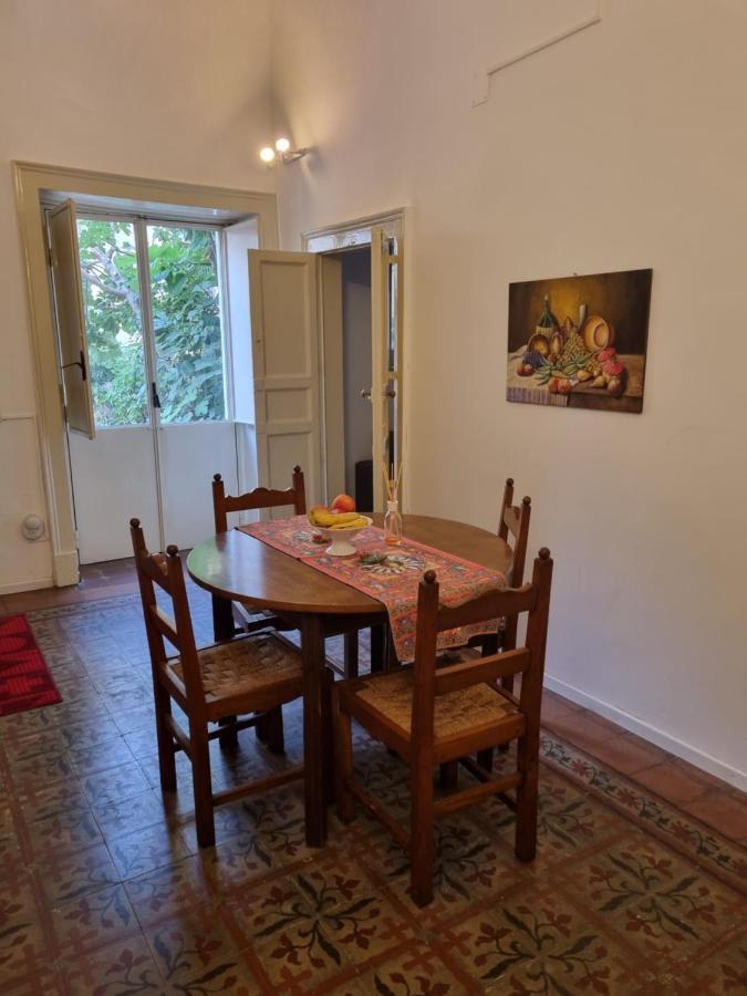 קטאניה Palazzo Mannino Apartments מראה חיצוני תמונה