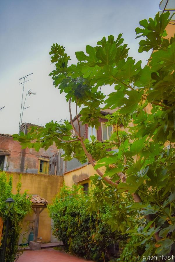 קטאניה Palazzo Mannino Apartments מראה חיצוני תמונה